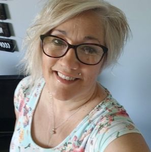 Meet your Posher, Lori